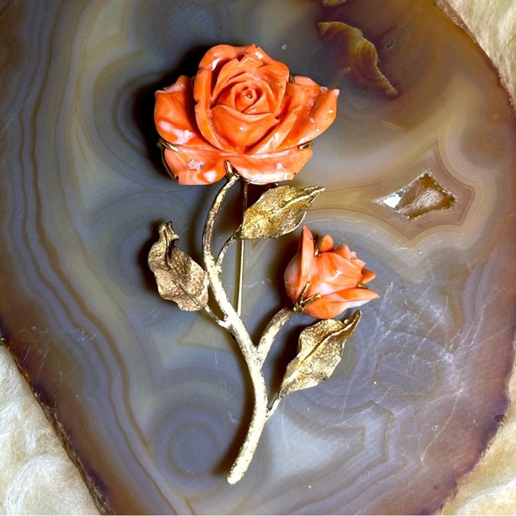 Bakelite Vintage 60’s Elegant Gold Orange Rose Brooch - Picture 1 of 4
